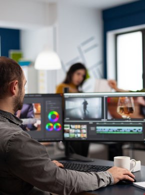 dt_creativeProf-AdobeStock_475916975-cropped2